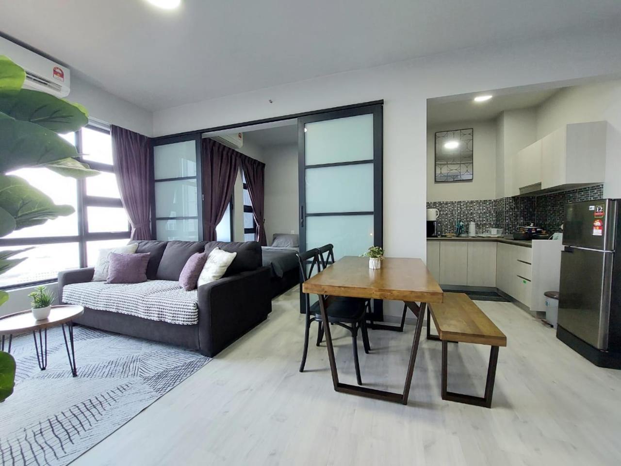 J'Stay Seaview Suite Jesselton Quay Кота Кинабалу Екстериор снимка