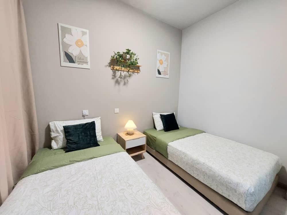 J'Stay Seaview Suite Jesselton Quay Кота Кинабалу Екстериор снимка
